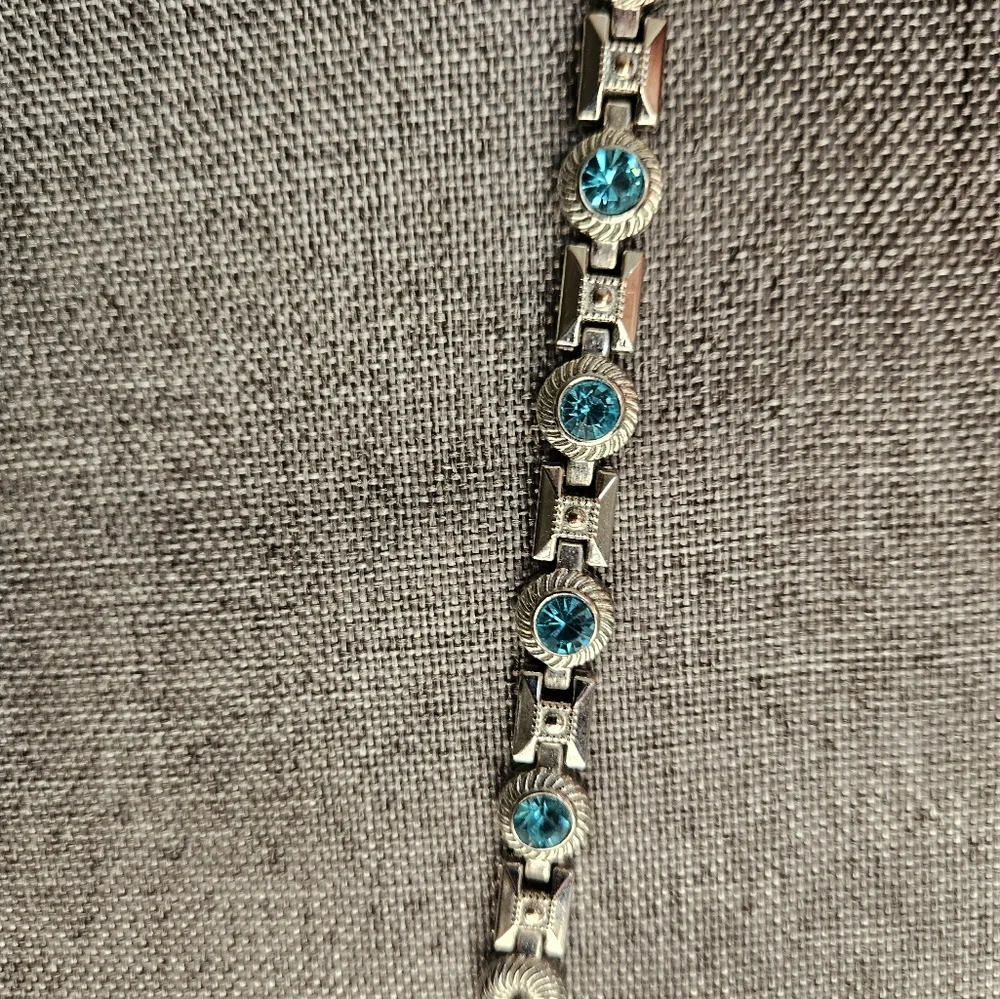 Vintage Silver Tone Scroll Link 7